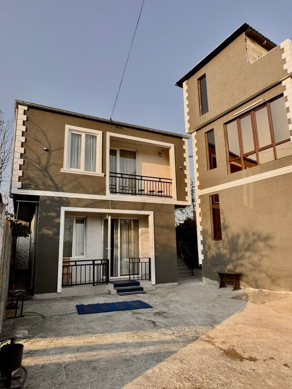 სახლი, 100 м² — ქ. მიხაილა დჟავახიშვილი 36